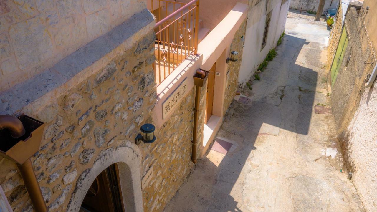 Apartment Traditional Homes Nivritos