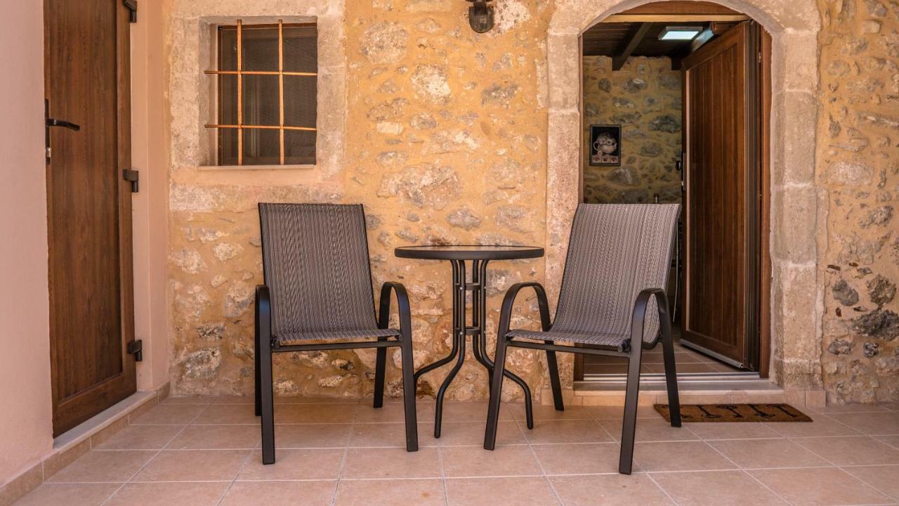 Traditional Homes Apartment *